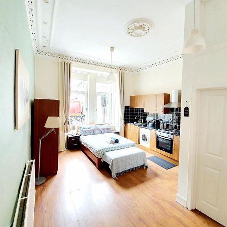 Stunning Studio Apartment In The Heart Of City Centre Glasgow Bagian luar foto