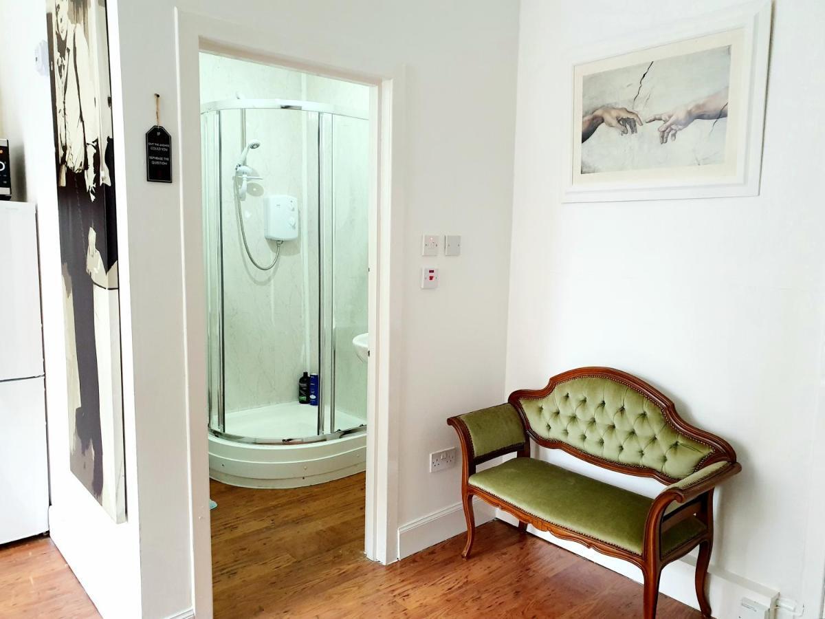 Stunning Studio Apartment In The Heart Of City Centre Glasgow Bagian luar foto